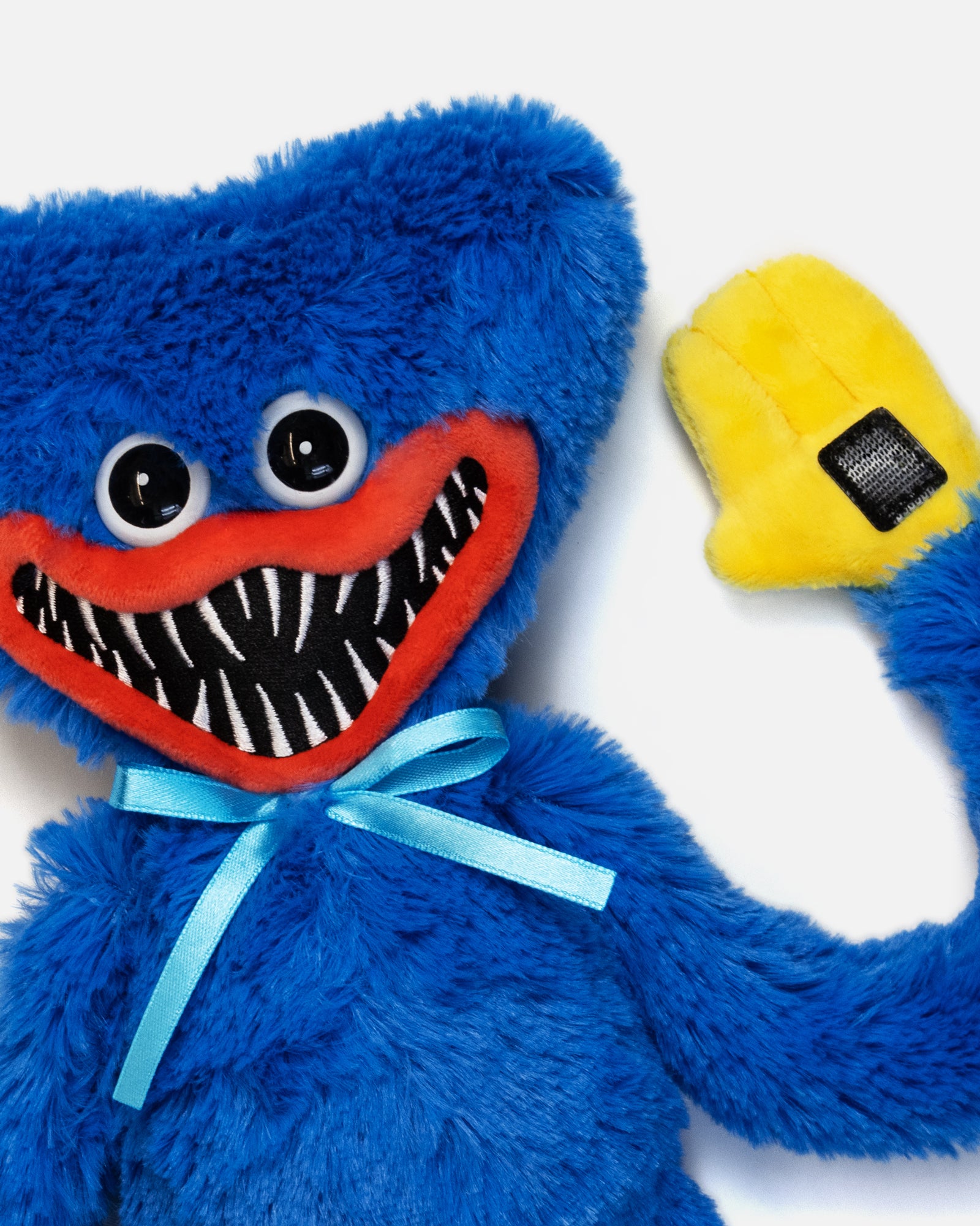 scary huggy wuggy poppy playtime 19" plush front close up hand up wave.